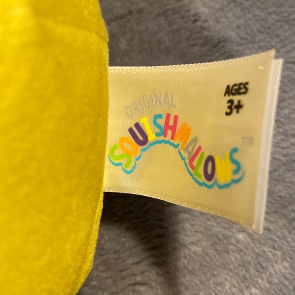 Emily (The Candy Corn Bat) 4.5” Halloween Squishmallow. - Picture 5 of 5